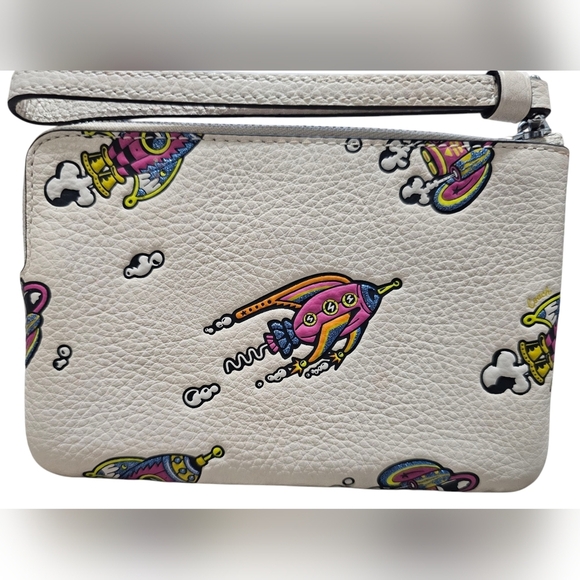 Coach Corner Zip Wristlet In Cosmic Rocket Print, Pebble Leather, New W/out Tags - Picture 4 of 5